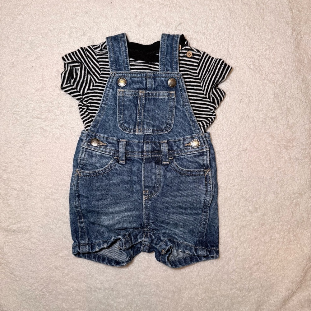 Old Navy Black & White Striped Tee with Blue Denim Short Overalls